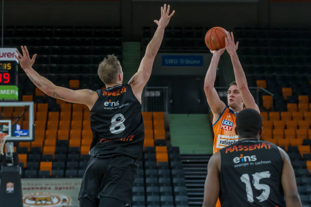 群不仅靠姆 群不仅靠姆