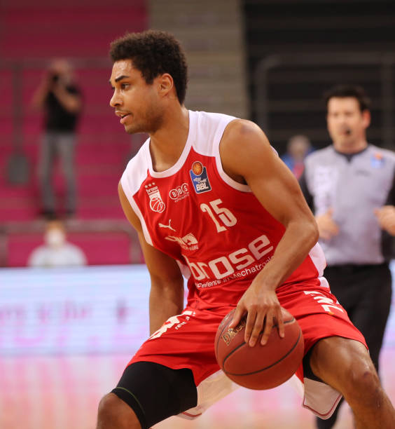 手的防守调 手的防守调