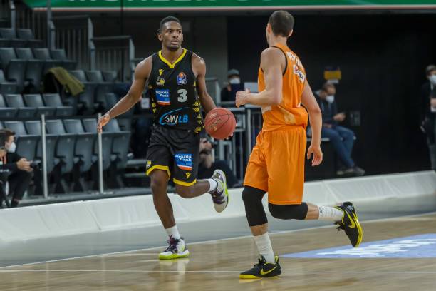 更加艰难的 更加艰难的